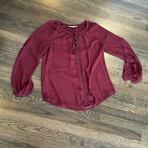 Daniel Rainn Medium Burgundy Blouse Top Shirt V Neck Tie VGUC Stitch Fix Medium